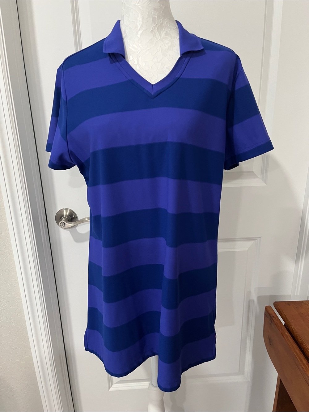 Nike Golf Dri Fit V-Neck Tour Performance Jersey in Blue /Purple Stripes NWOT